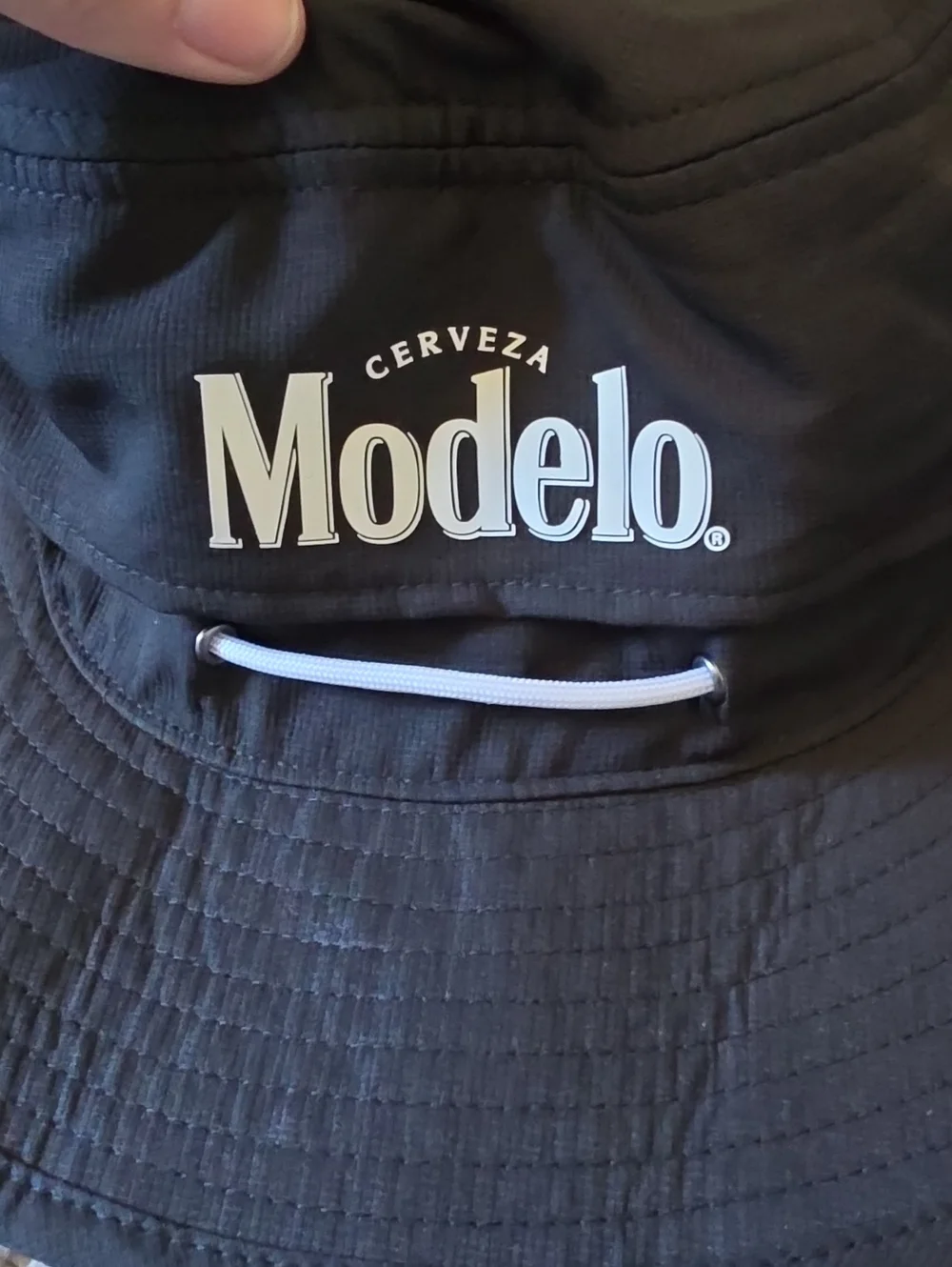 STUNNING MODELO BUCKET HAT